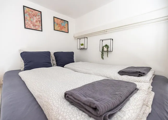 Gellerico Rooms At Deak Square